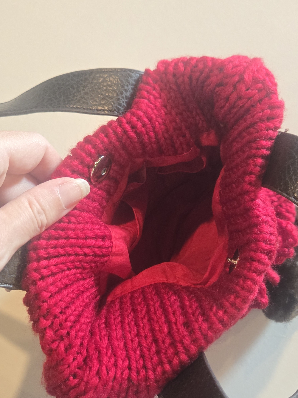 Bath & Body Works Red Knit Pom-Pom Tote Bag with Brown Handles - Picture 4 of 4
